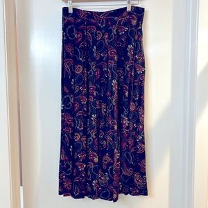 Sag Harbor navy and burgundy / maroon paisley skirt, size Medium petite